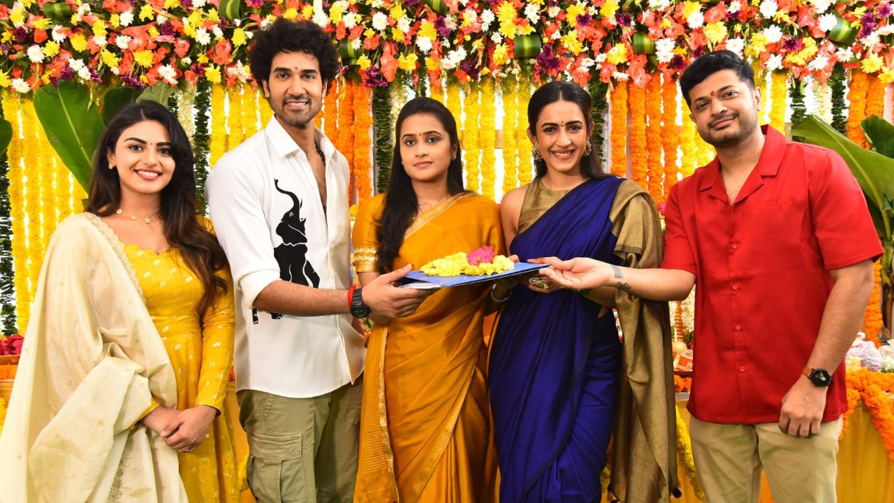 https://www.mobilemasala.com/film-gossip/Niharika-Konidela-Launches-Fantasy-Comedy-PEP2-with-Glitzy-Pooja-Event-i386620